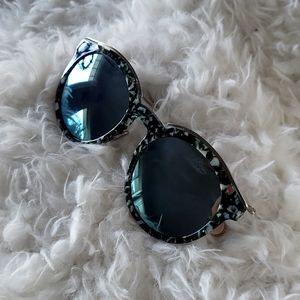 NEW CHRISTIAN DIOR BLOSSOMS-0GKR-KU Patterned green Sunglasses. Blue Lens.NO BOX